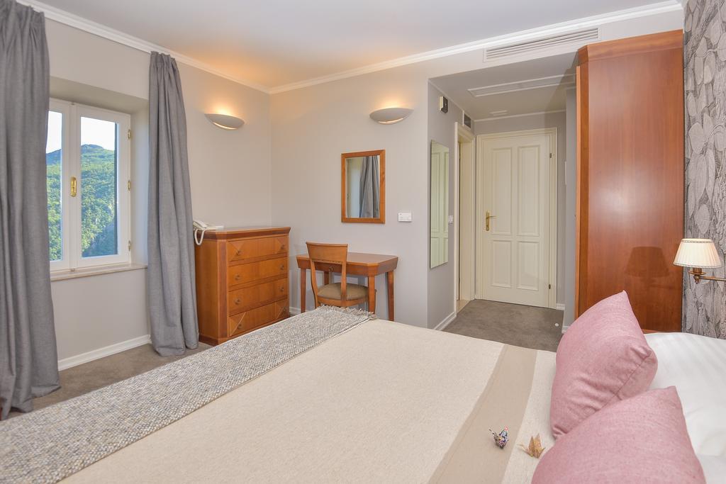 Hotel Draga Di Lovrana מראה חיצוני תמונה